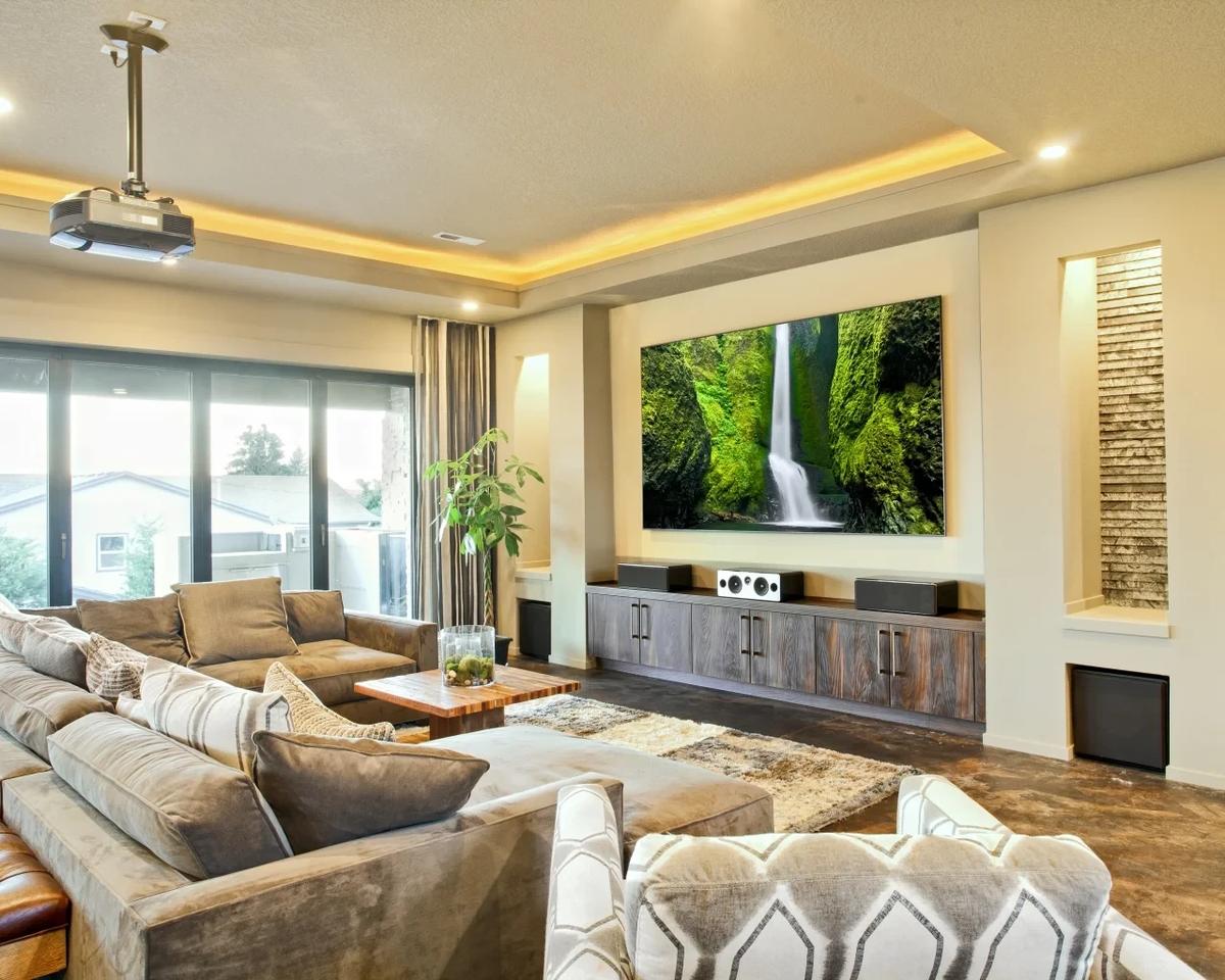 Gilroy staging